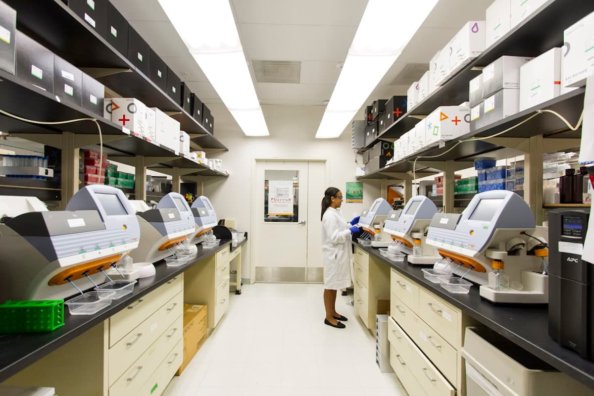 Research laboratory supporting advanced therapies